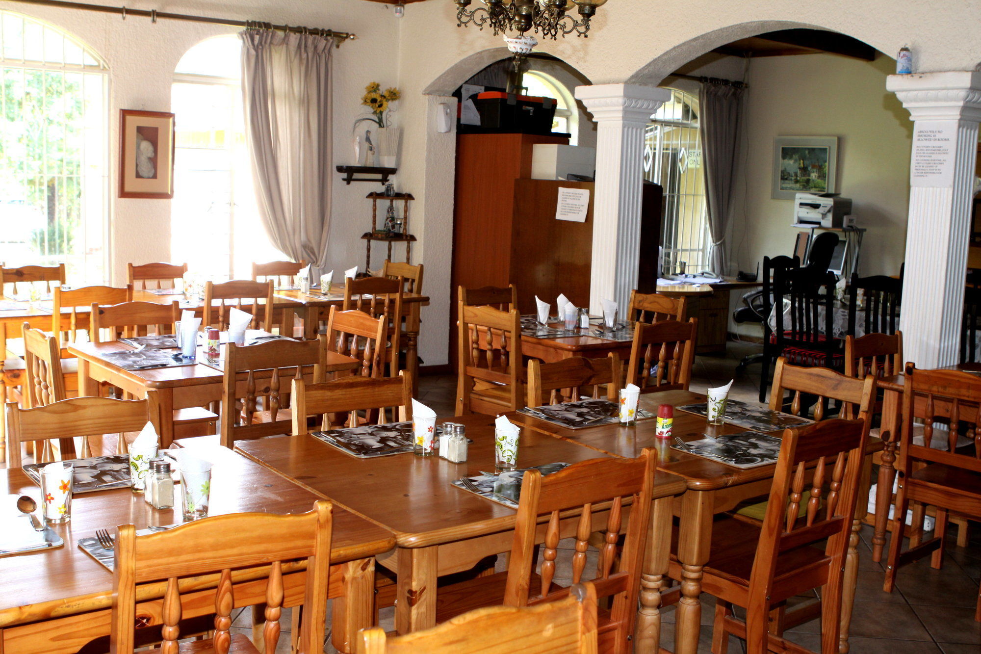 Airport Lodge Guest House Кемптън Парк Екстериор снимка